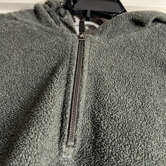 Hunter green hooded pullover with kangaroo pocket - Picture 3 of 6